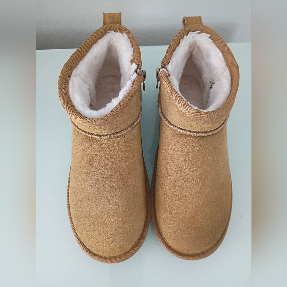 cushionaire Girls Hip Low Shearling Boots - Suede